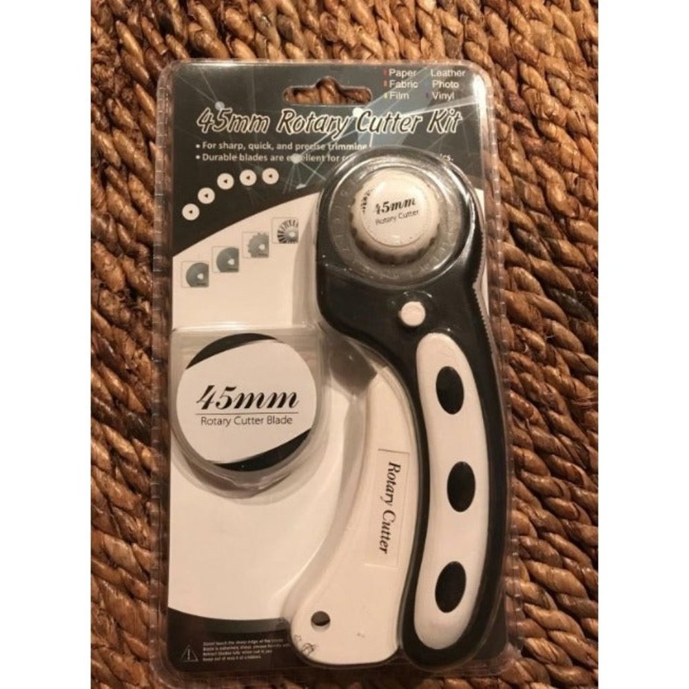 45mm Rotary Cutter with 7pcs Replacement Blades, Ergonomic Handle Rolling Cutter